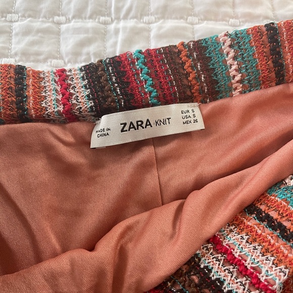 Zara Midi skirt . - Picture 2 of 4